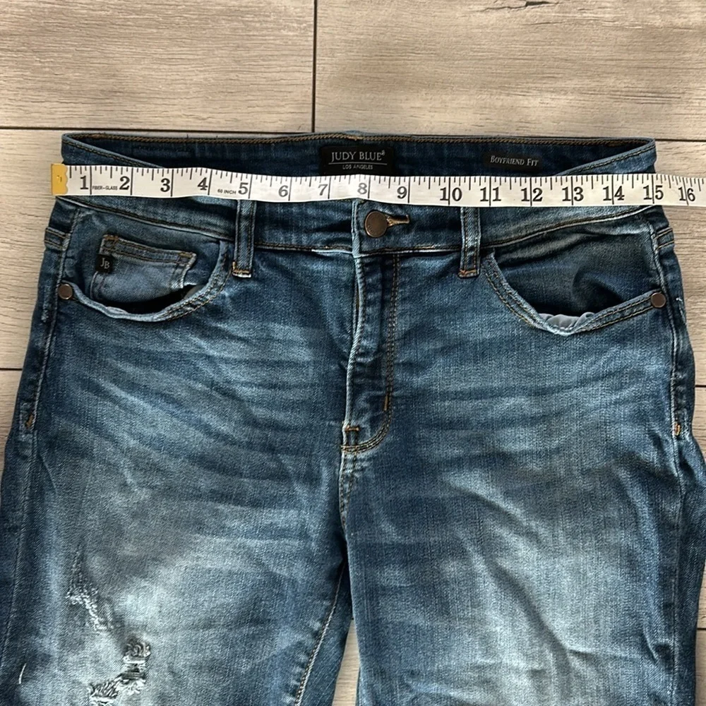 Judy Blue boyfriend fit jeans distressed size 30